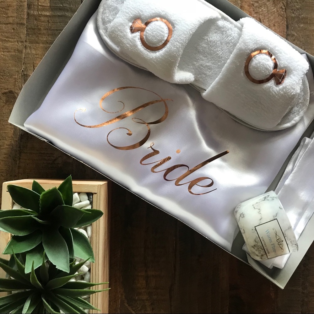 Bridal and bridesmaids Robes